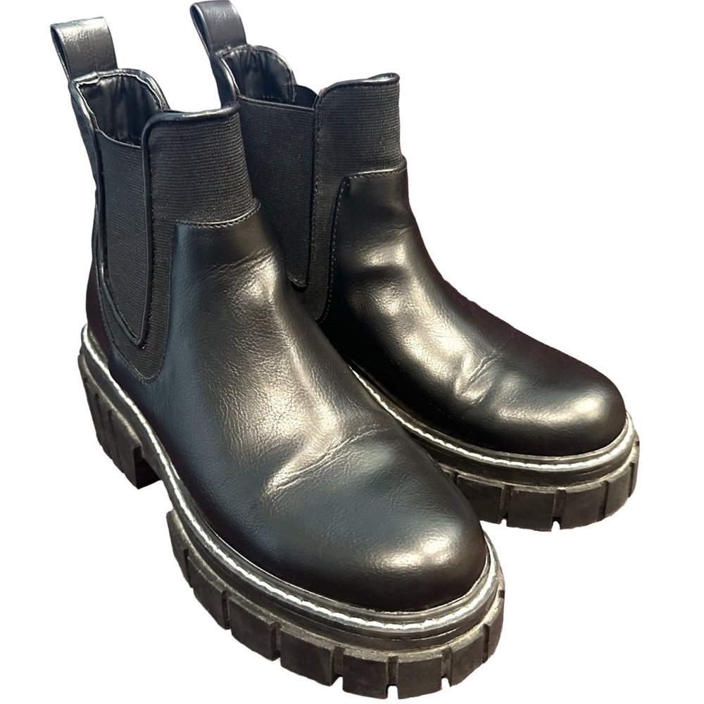 BCBGeneration Women's Ulysa Combat Boot Black Size 7